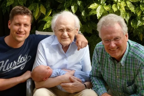 Les arrières grands-parents et leur rôle unique dans la famille