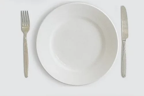 Pourquoi une personne âgée ne veut plus manger ? 7 causes