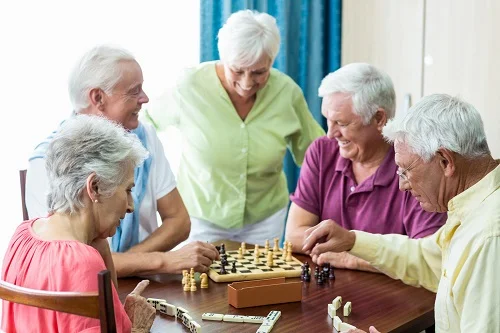 Jeux de société pour personnes âgées