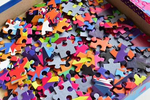 jouer aux puzzles pour stimuler l'esprit